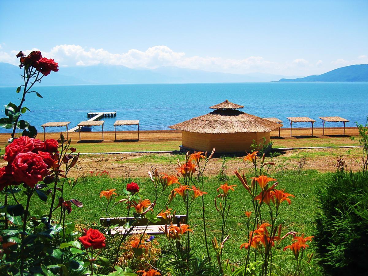 Lakeview Hotel And Resort Otesevo Exterior foto