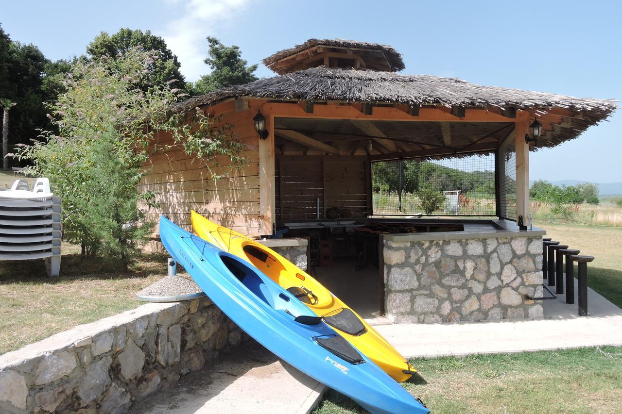 Lakeview Hotel And Resort Otesevo Exterior foto